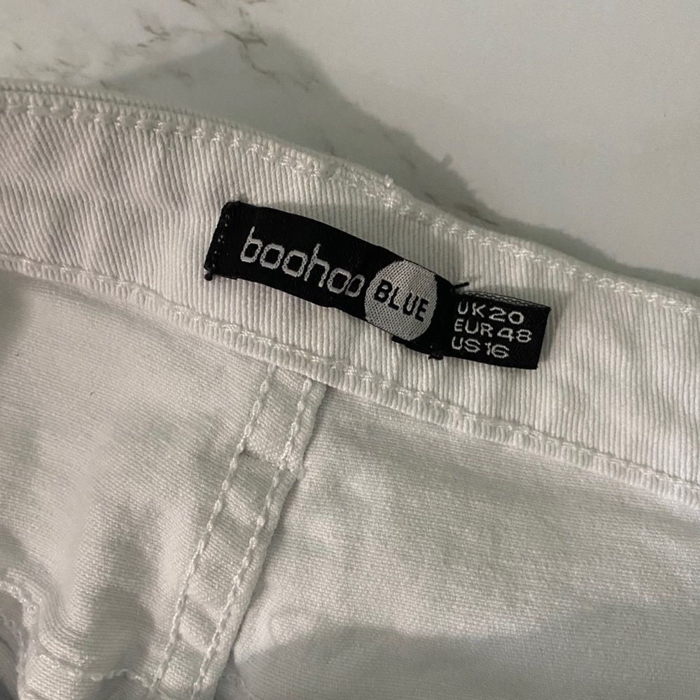 New white BooHoo jeans